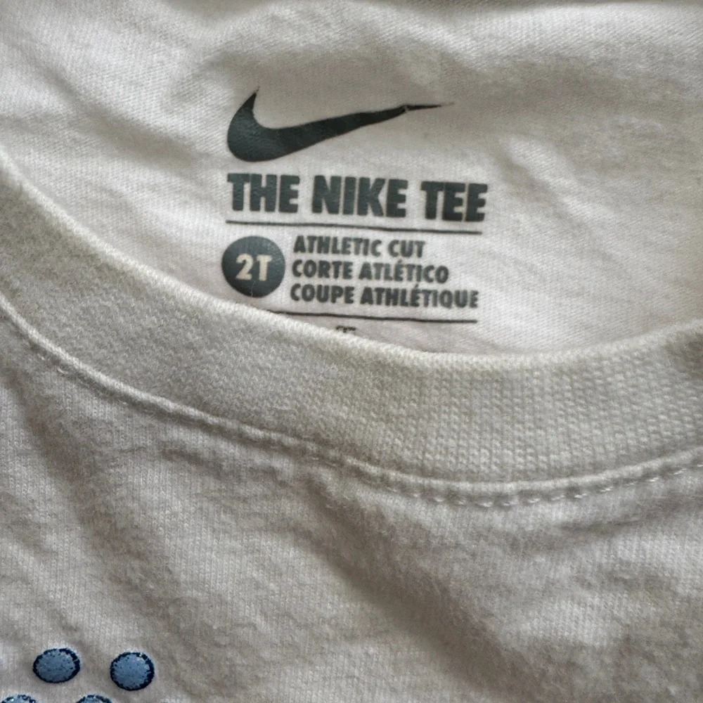Nike 2T Girls White Rainbow Swish Short Sleeve Tee Shirt Blouse Top Heart Design